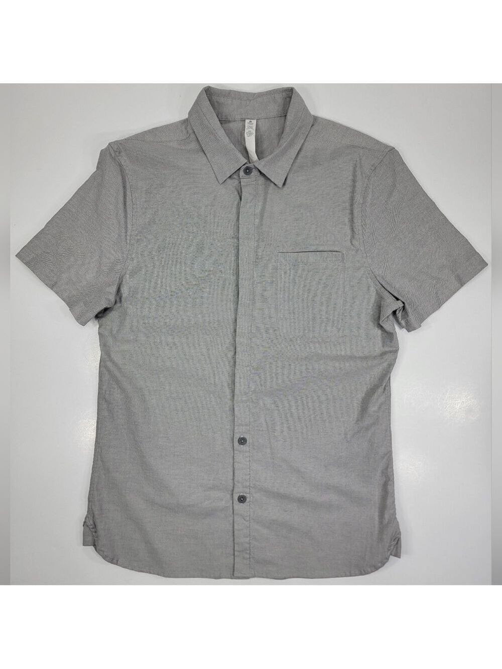 Lululemon Summer Fridays Men's Small Short Sleeve Buttondown Oxford Shirt Gray